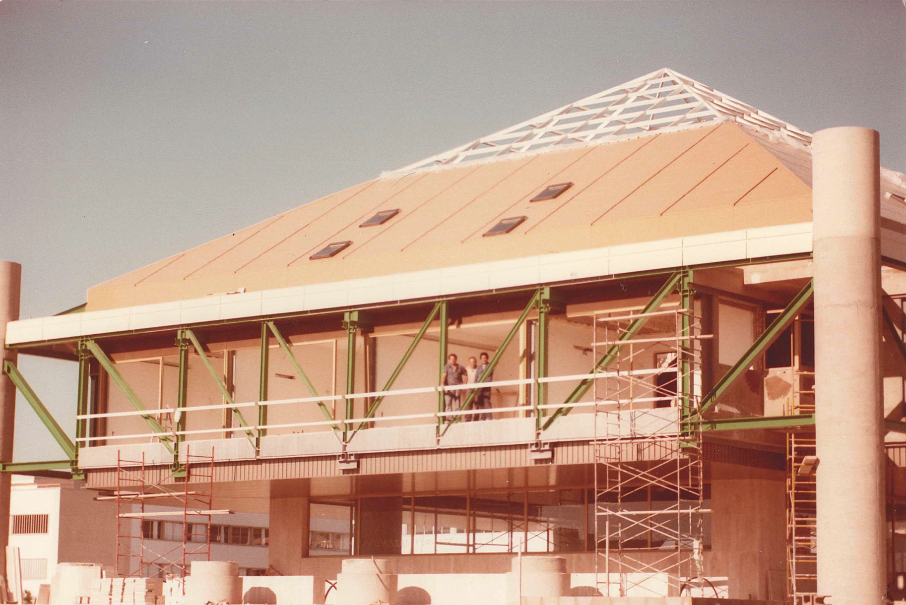 València. Platillos, pirámides y búnkers, María Aucejo